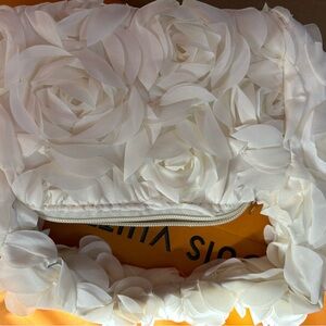 White Floral Rosette Women's Clutch Bag
